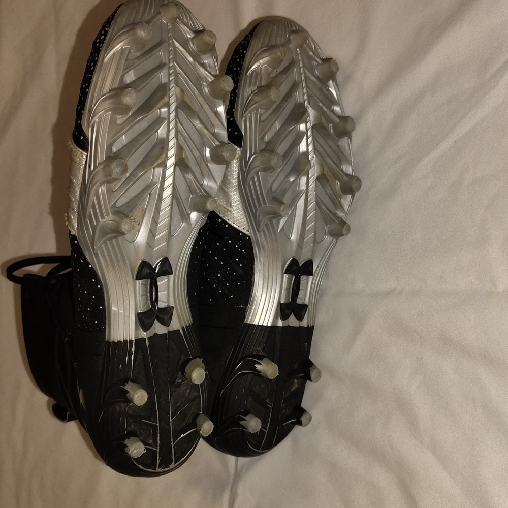 Under armour cleats - Picture 4 of 5
